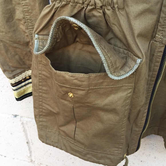 Willow and Clay Lightweight Jacket - Picture 7 of 8